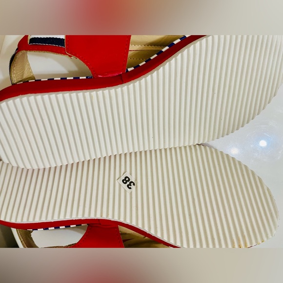 Tommy Hilfiger chunky heel red sandals - Picture 7 of 9